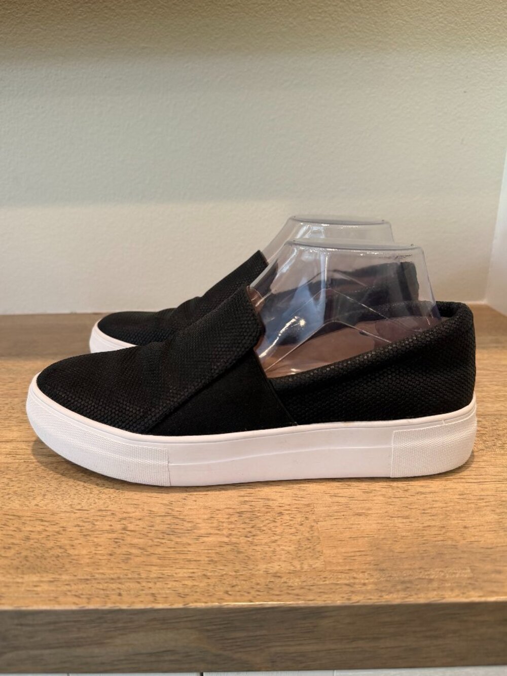 Vince Camuto Kanesya Black Leather Slip On Platform Sneakers 7.5 - Picture 9 of 9